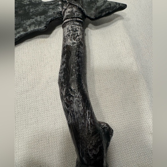 Halloween Plastic Prop Tomahawk from Rubie's Costume Company, 2010 - Picture 5 of 11